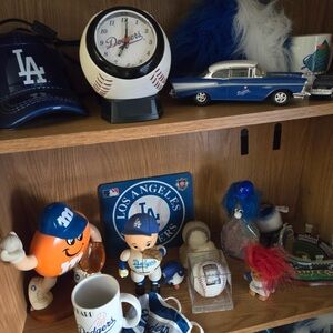 CHAMPIONS LA DODGERS!  Memorabilia